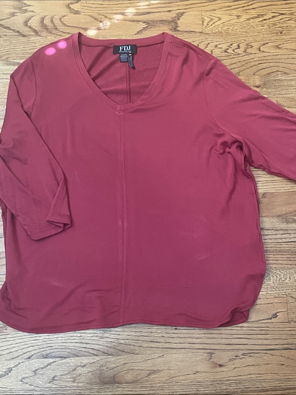FDJ V-Neck 3/4 Sleeve Top in Cranberry. XL